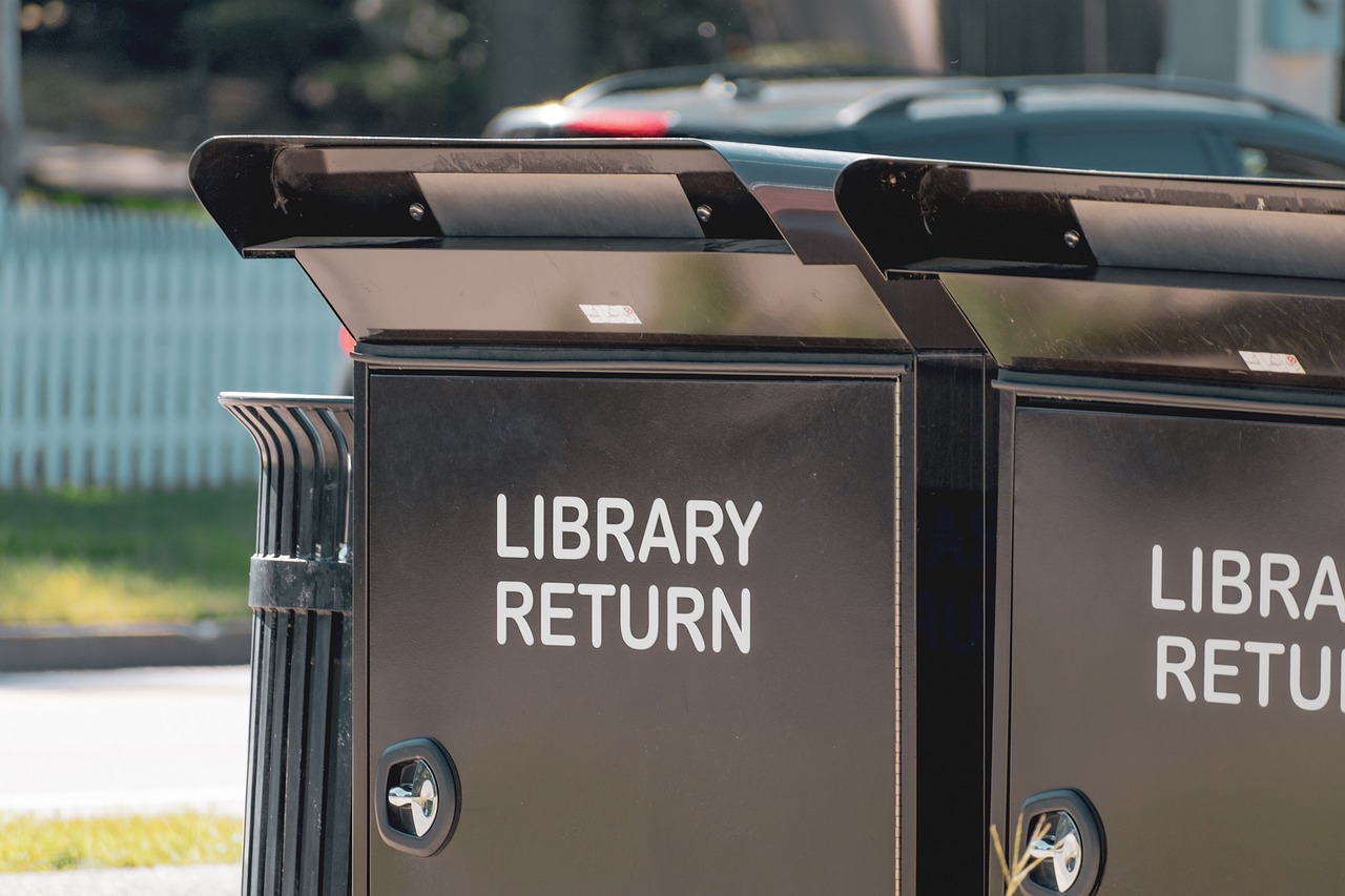 library book return station