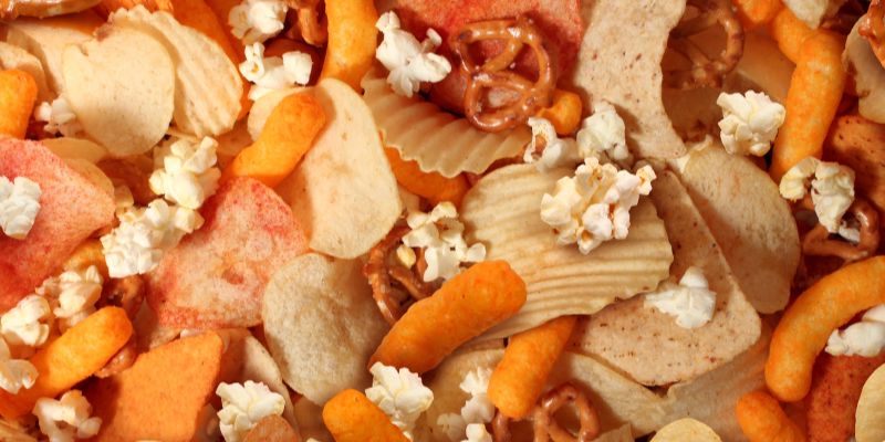 A mix of differnt snacks