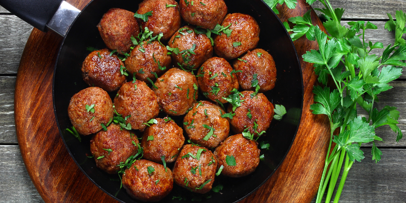 A pot of meatbalss